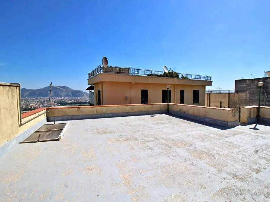 Immagine 28 di Villa in vendita  in Via Francesco Baracca a Palermo
