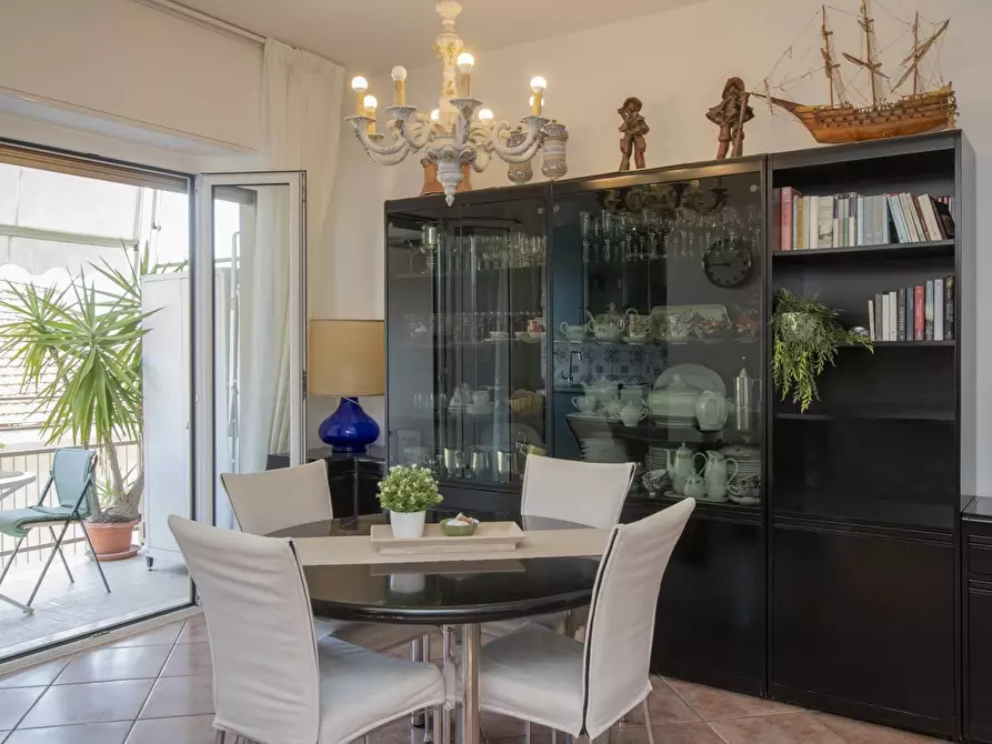 Immagine 1 di Appartamento in vendita  in Via Generale Stefano Cagna a Finale Ligure