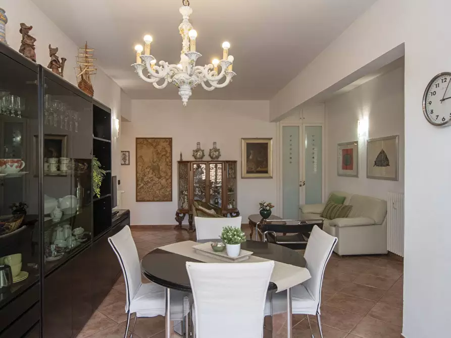 Immagine 2 di Appartamento in vendita  in Via Generale Stefano Cagna a Finale Ligure