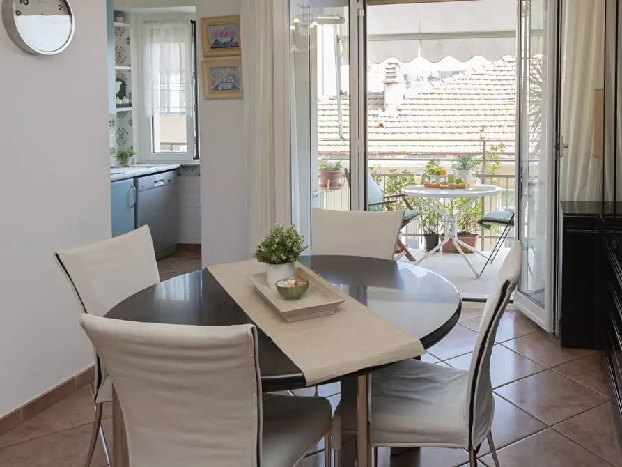 Immagine 3 di Appartamento in vendita  in Via Generale Stefano Cagna a Finale Ligure