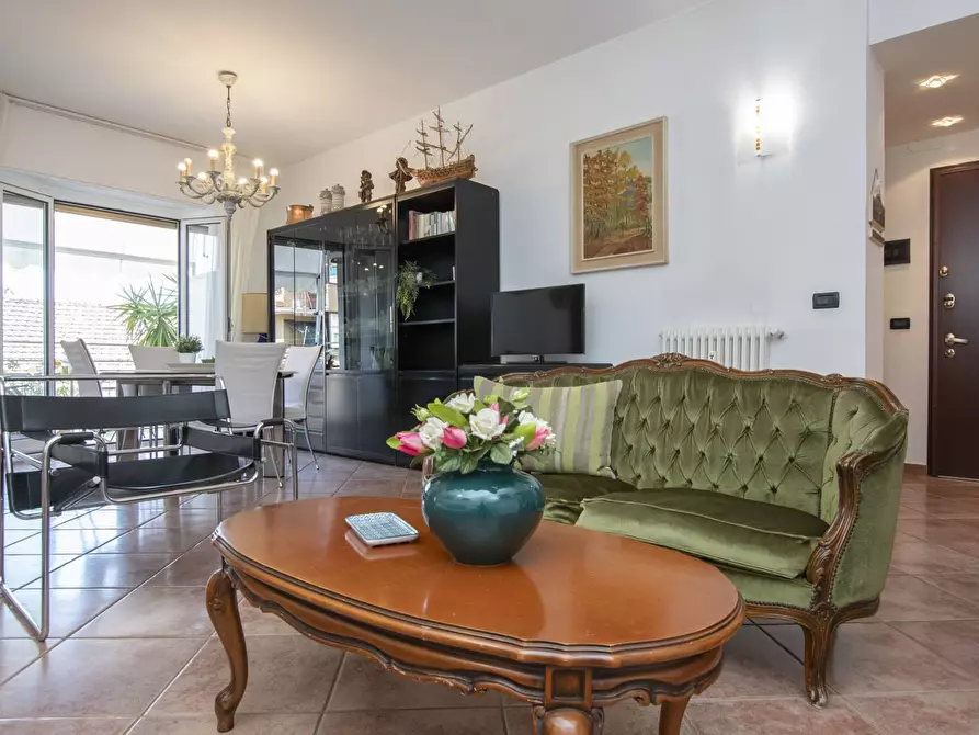 Immagine 4 di Appartamento in vendita  in Via Generale Stefano Cagna a Finale Ligure