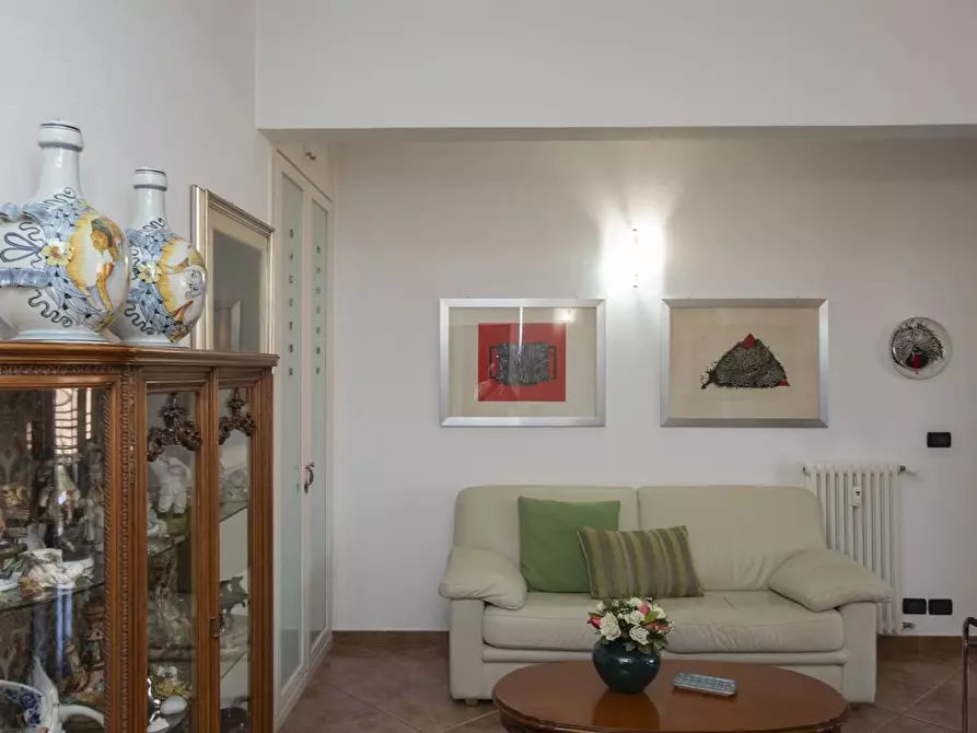 Immagine 8 di Appartamento in vendita  in Via Generale Stefano Cagna a Finale Ligure