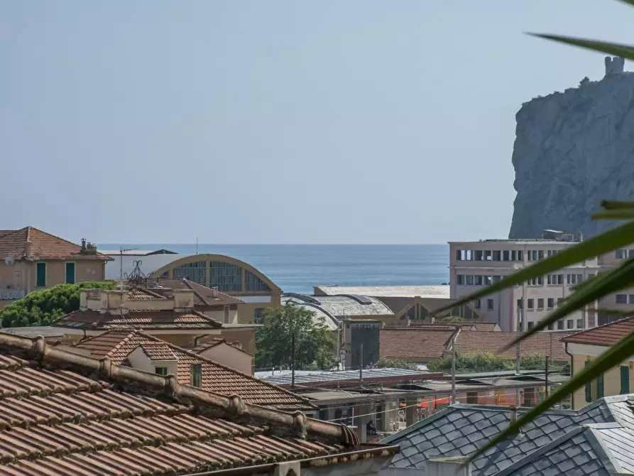 Immagine 11 di Appartamento in vendita  in Via Generale Stefano Cagna a Finale Ligure