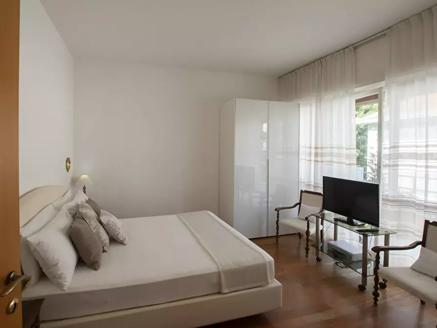 Immagine 12 di Appartamento in vendita  in Via Generale Stefano Cagna a Finale Ligure