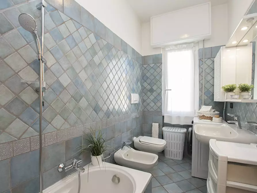 Immagine 26 di Appartamento in vendita  in Via Generale Stefano Cagna a Finale Ligure