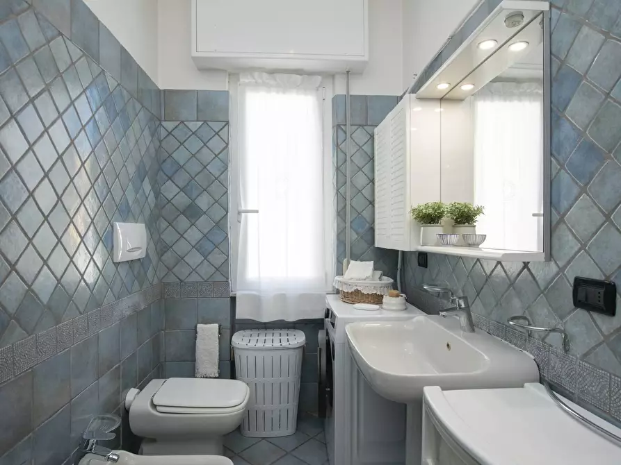 Immagine 27 di Appartamento in vendita  in Via Generale Stefano Cagna a Finale Ligure