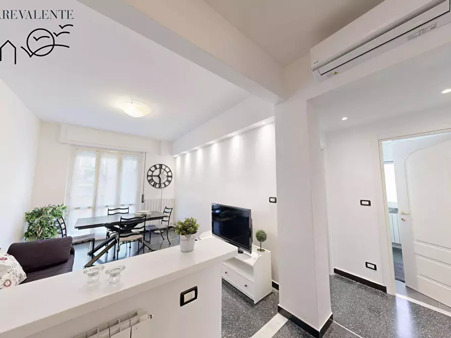 Immagine 1 di Appartamento in vendita  in Via dei Conti Vacca a Finale Ligure