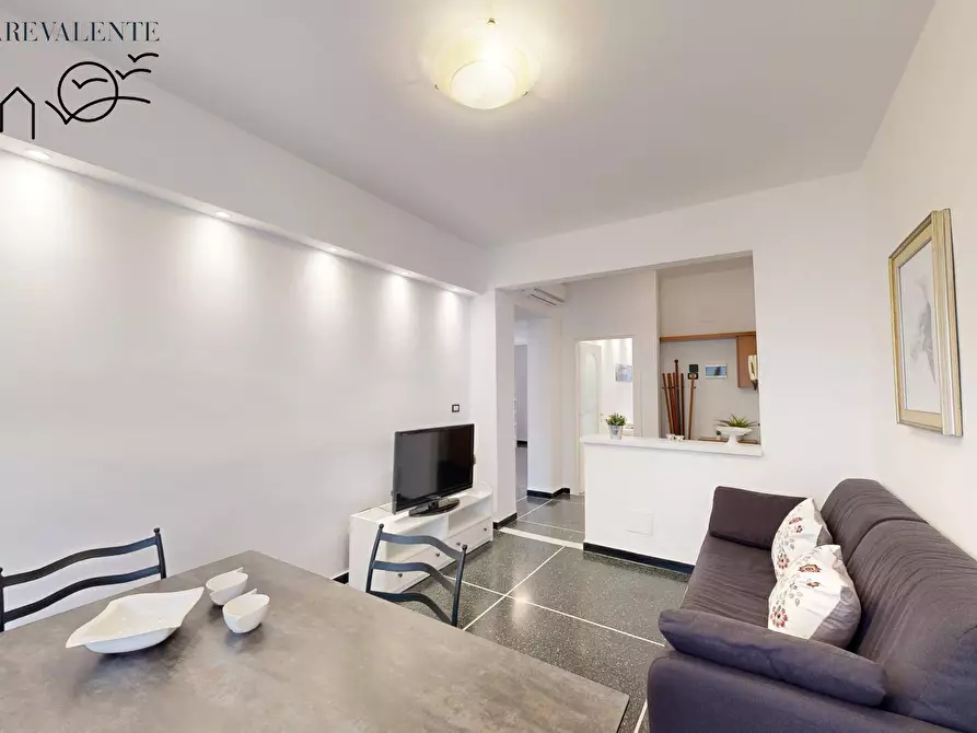 Immagine 2 di Appartamento in vendita  in Via dei Conti Vacca a Finale Ligure