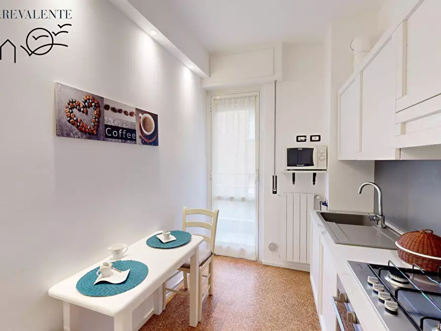 Immagine 4 di Appartamento in vendita  in Via dei Conti Vacca a Finale Ligure