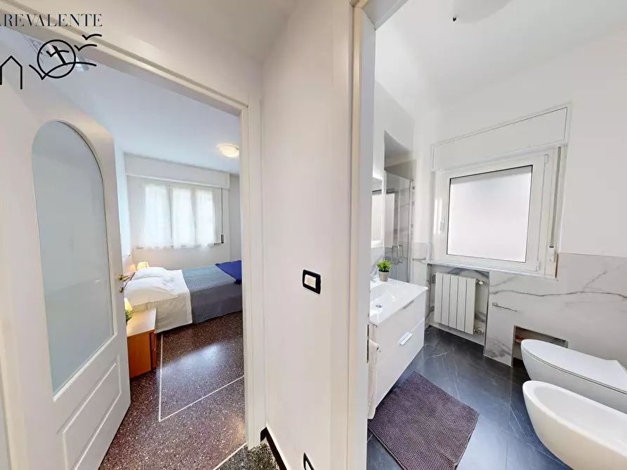 Immagine 5 di Appartamento in vendita  in Via dei Conti Vacca a Finale Ligure