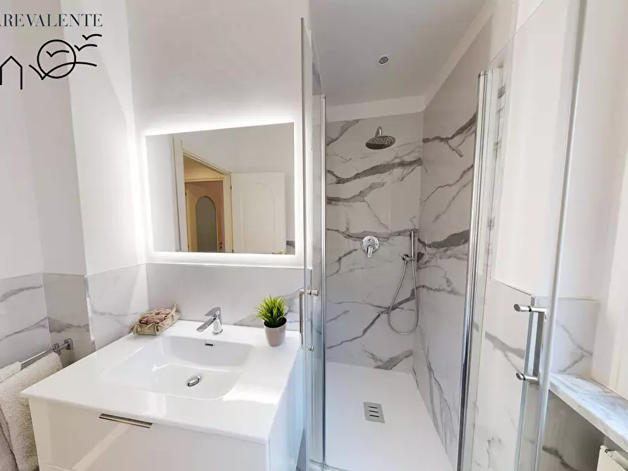 Immagine 6 di Appartamento in vendita  in Via dei Conti Vacca a Finale Ligure