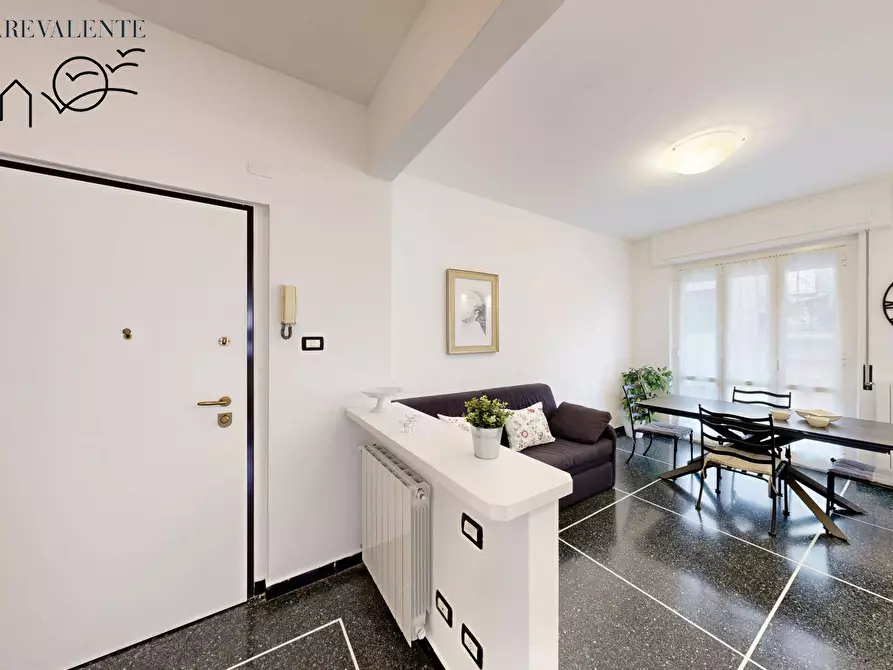 Immagine 9 di Appartamento in vendita  in Via dei Conti Vacca a Finale Ligure