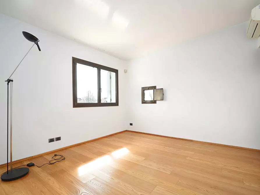 Immagine 24 di Villa in vendita  in VIA CA' SAGREDO a Venezia