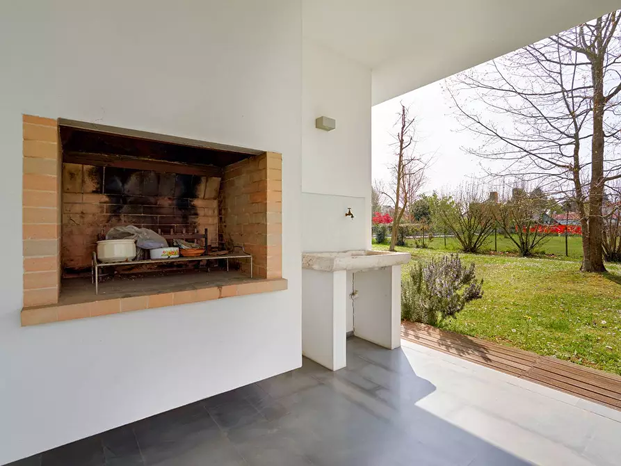 Immagine 29 di Villa in vendita  in VIA CA' SAGREDO a Venezia