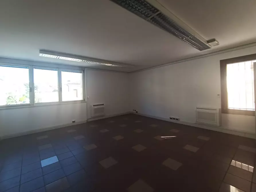 Immagine 7 di Ufficio in affitto  in Via San Dona' a Venezia