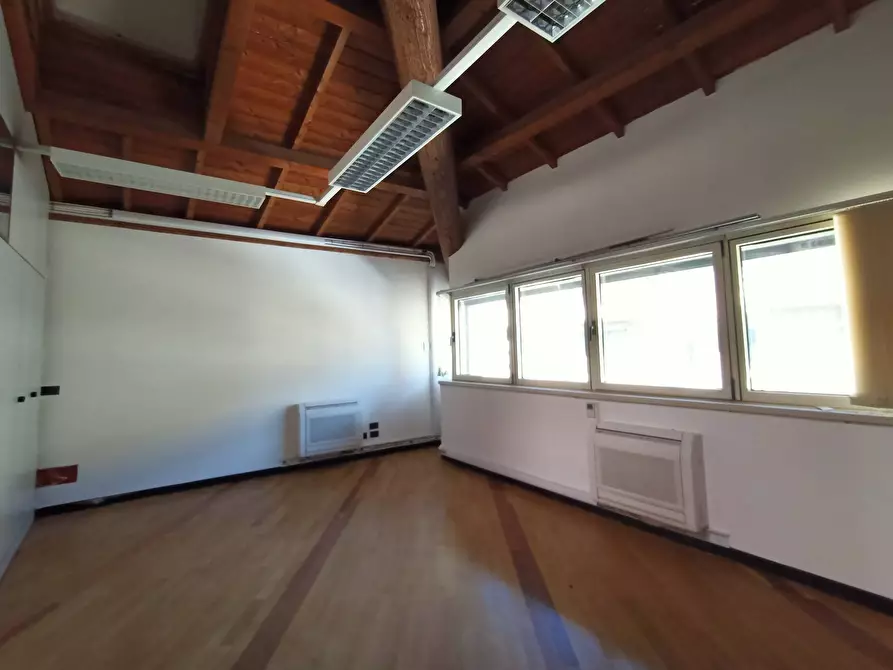 Immagine 8 di Ufficio in affitto  in Via San Dona' a Venezia