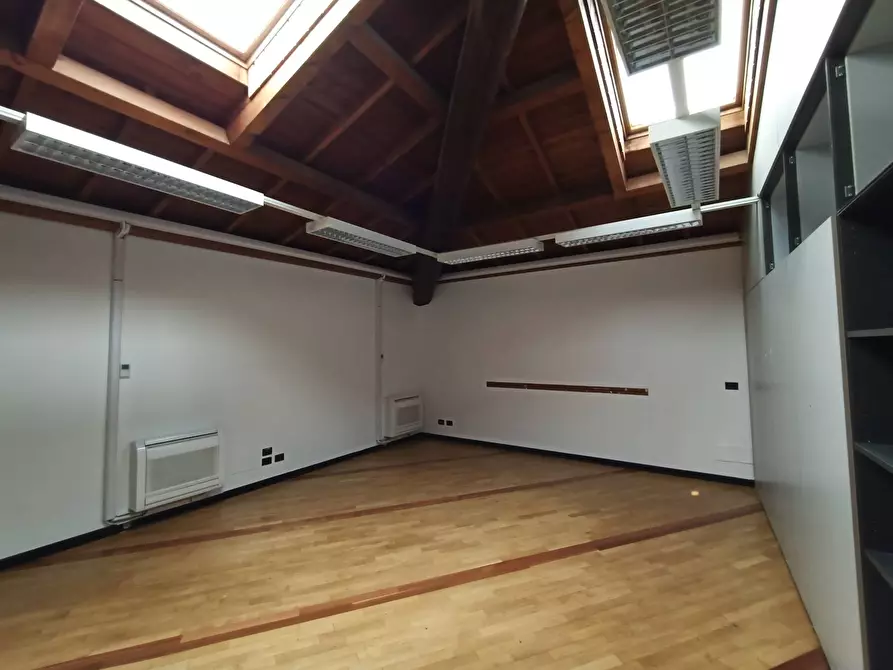 Immagine 10 di Ufficio in affitto  in Via San Dona' a Venezia