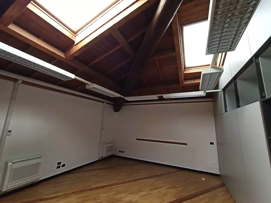 Immagine 11 di Ufficio in affitto  in Via San Dona' a Venezia