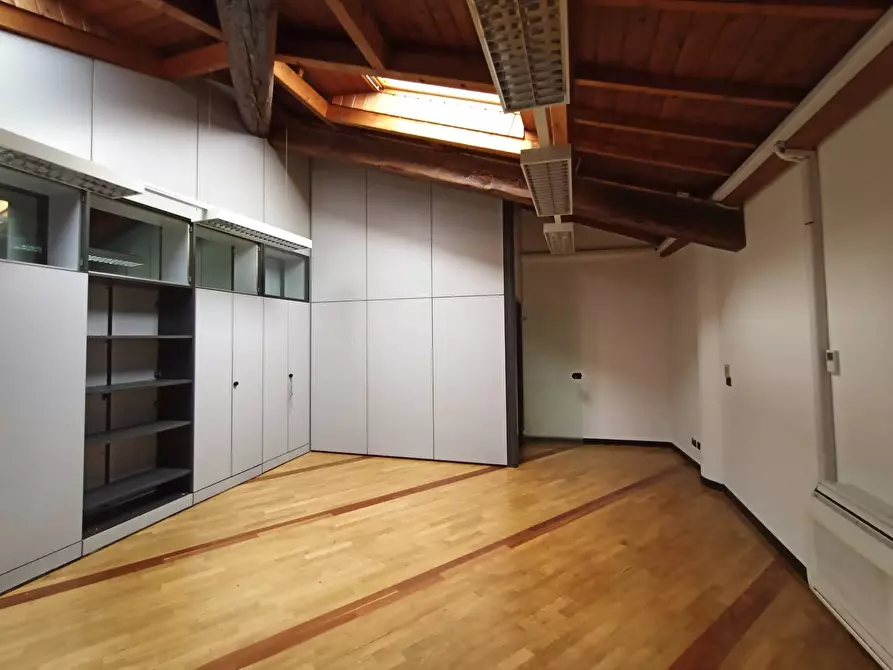 Immagine 13 di Ufficio in affitto  in Via San Dona' a Venezia