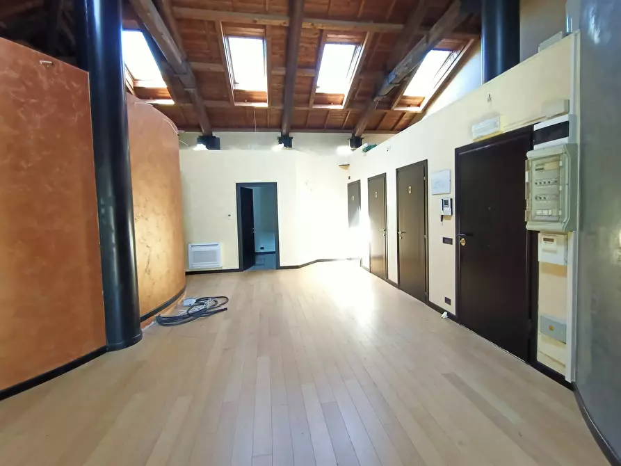 Immagine 15 di Ufficio in affitto  in Via San Dona' a Venezia