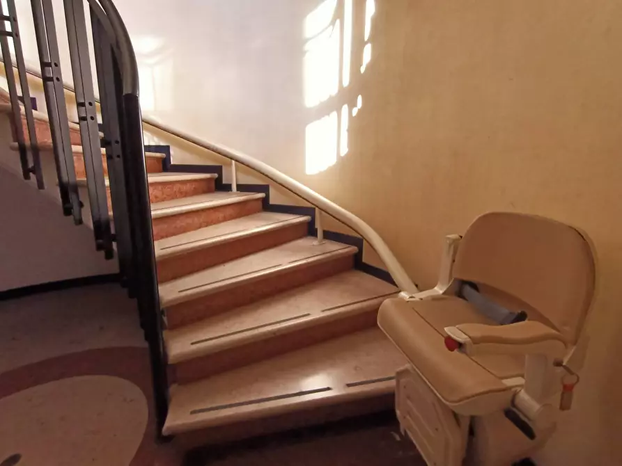 Immagine 4 di Ufficio in affitto  in via san dona' a Venezia