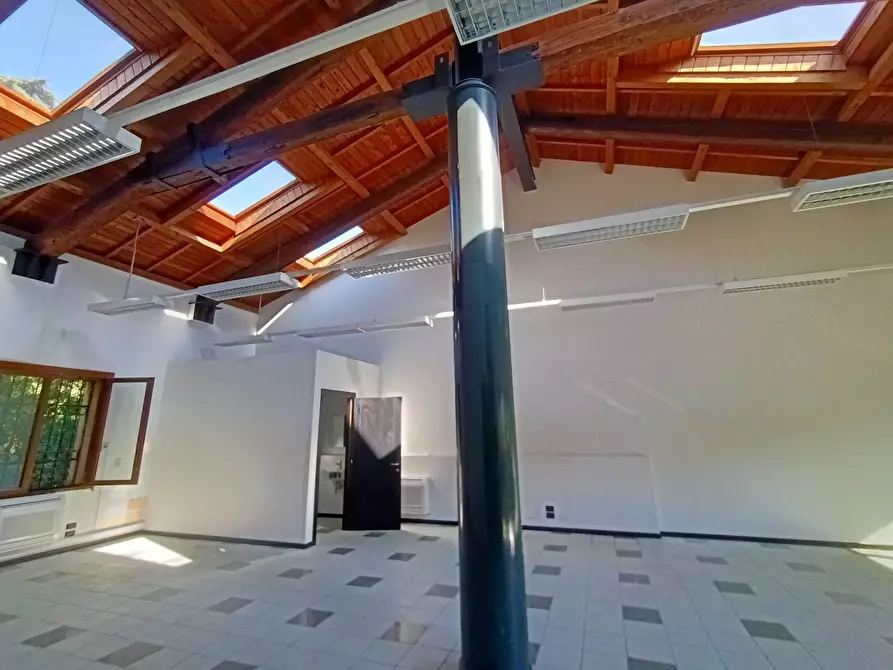 Immagine 5 di Ufficio in affitto  in via san dona' a Venezia