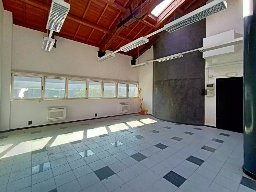 Immagine 16 di Ufficio in affitto  in via san dona' a Venezia