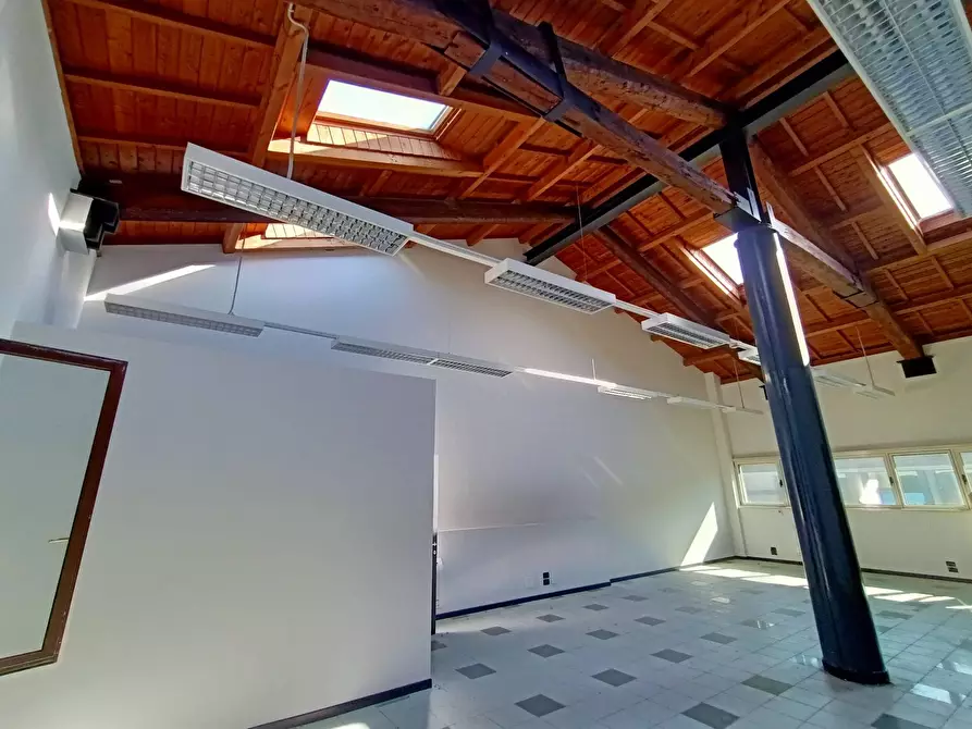 Immagine 20 di Ufficio in affitto  in via san dona' a Venezia