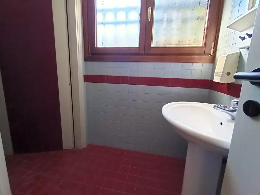 Immagine 11 di Ufficio in affitto  in Via San Dona' a Venezia