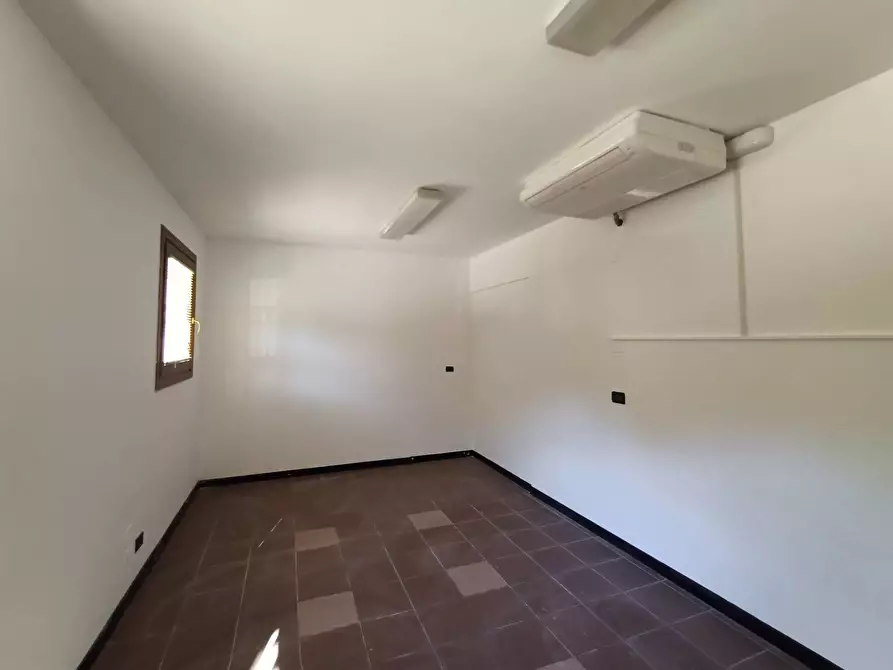 Immagine 12 di Ufficio in affitto  in Via San Dona' a Venezia