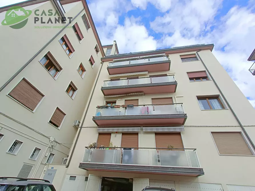 Immagine 12 di Appartamento in vendita  in Viale Garibaldi a Venezia