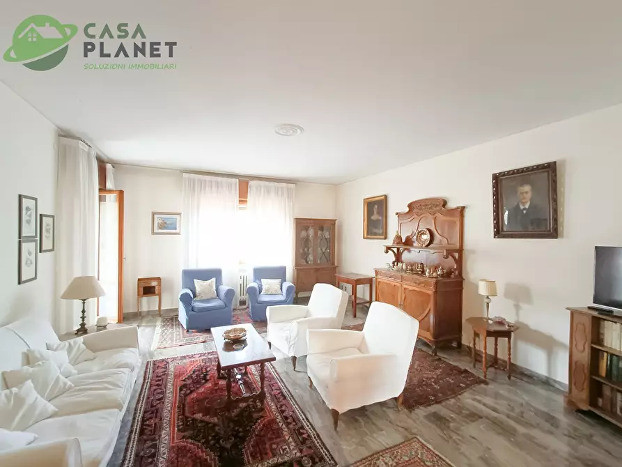 Immagine 14 di Appartamento in vendita  in Viale Garibaldi a Venezia