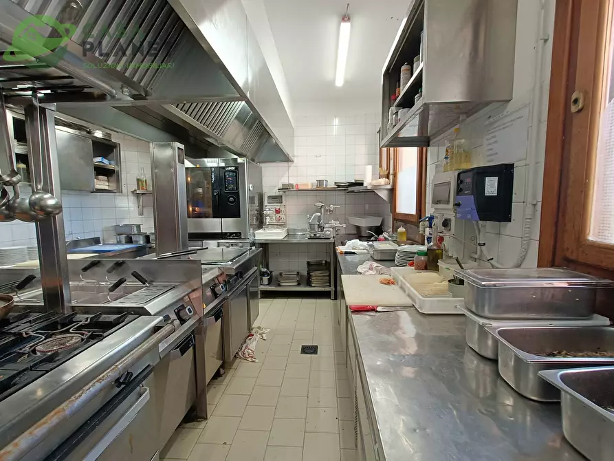 Immagine 25 di Attività commerciale in vendita  in CENTRO a Mira