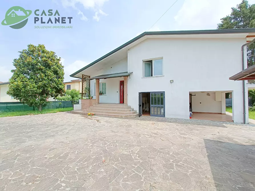 Immagine 1 di Casa indipendente in vendita  in VIA ZERMANESA a Mogliano Veneto