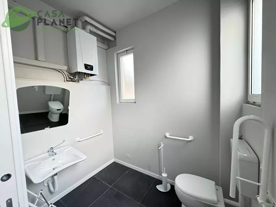 Immagine 7 di Locale commerciale in vendita  in via terraglio a Mogliano Veneto