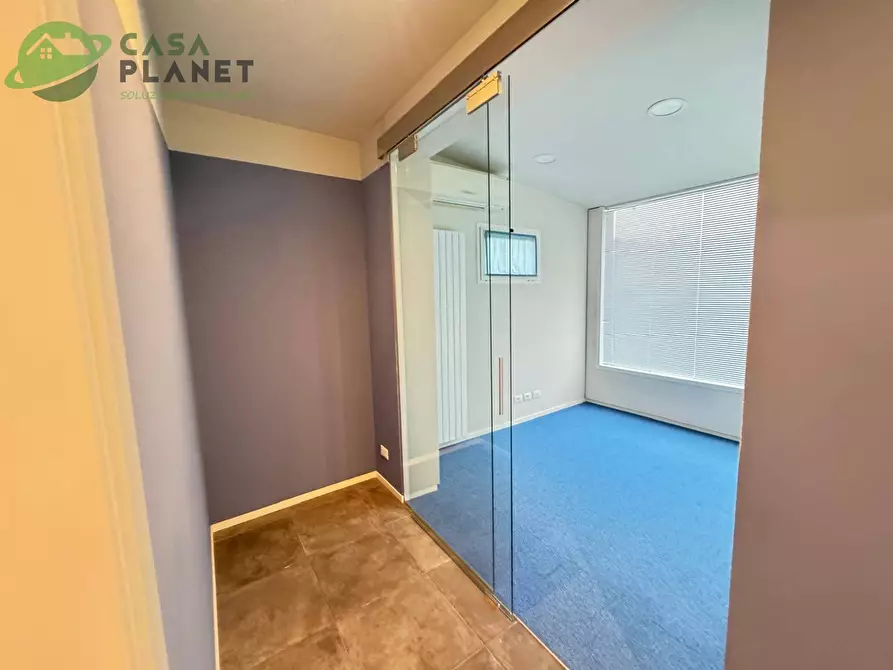 Immagine 5 di Locale commerciale in vendita  in via terraglio a Mogliano Veneto