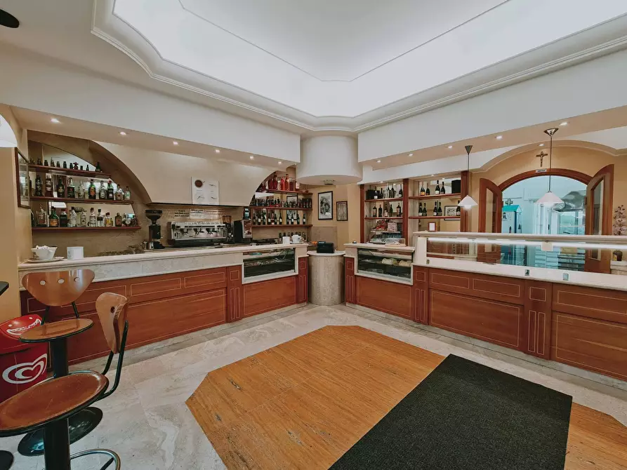 Immagine 8 di Locale commerciale in vendita  in Via della Stella a Palestrina