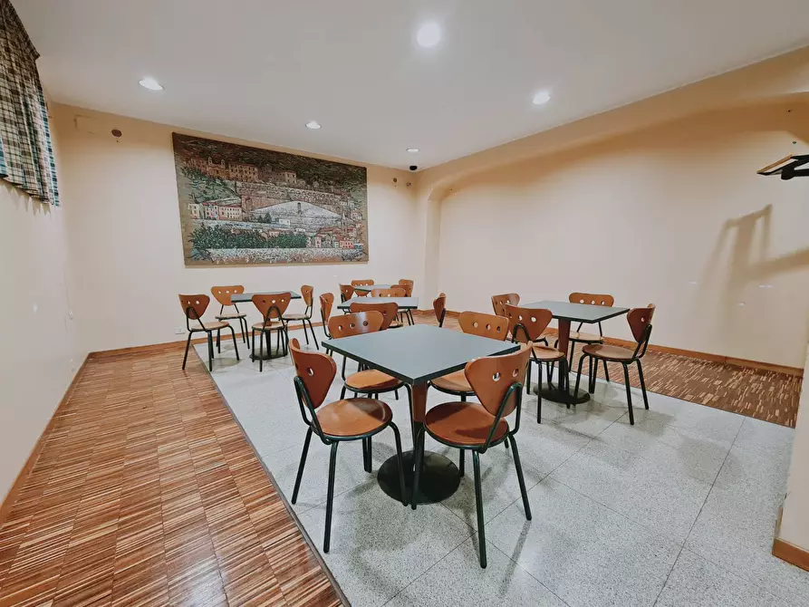 Immagine 9 di Locale commerciale in vendita  in Via della Stella a Palestrina