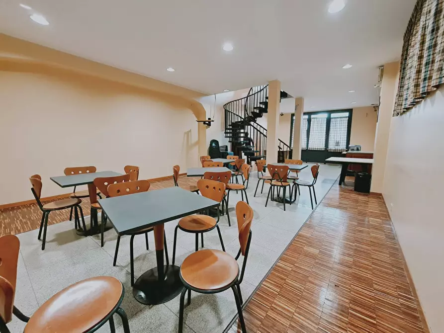 Immagine 10 di Locale commerciale in vendita  in Via della Stella a Palestrina