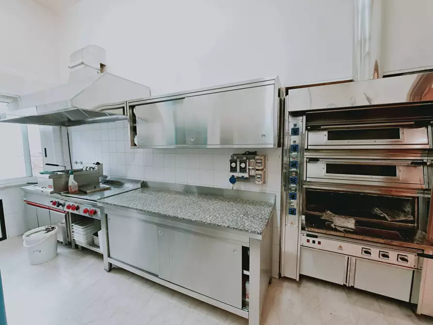 Immagine 13 di Locale commerciale in vendita  in Via della Stella a Palestrina