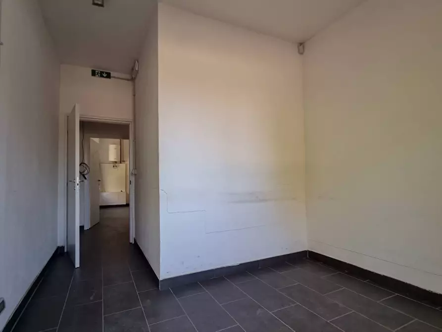 Immagine 23 di Capannone industriale in affitto  in Via Stradella a Labico