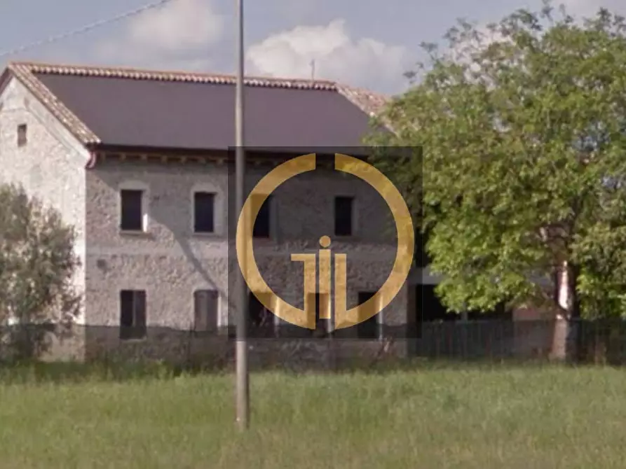 Immagine 3 di Rustico / casale in vendita  in Via Sant'Andrea a Montebelluna