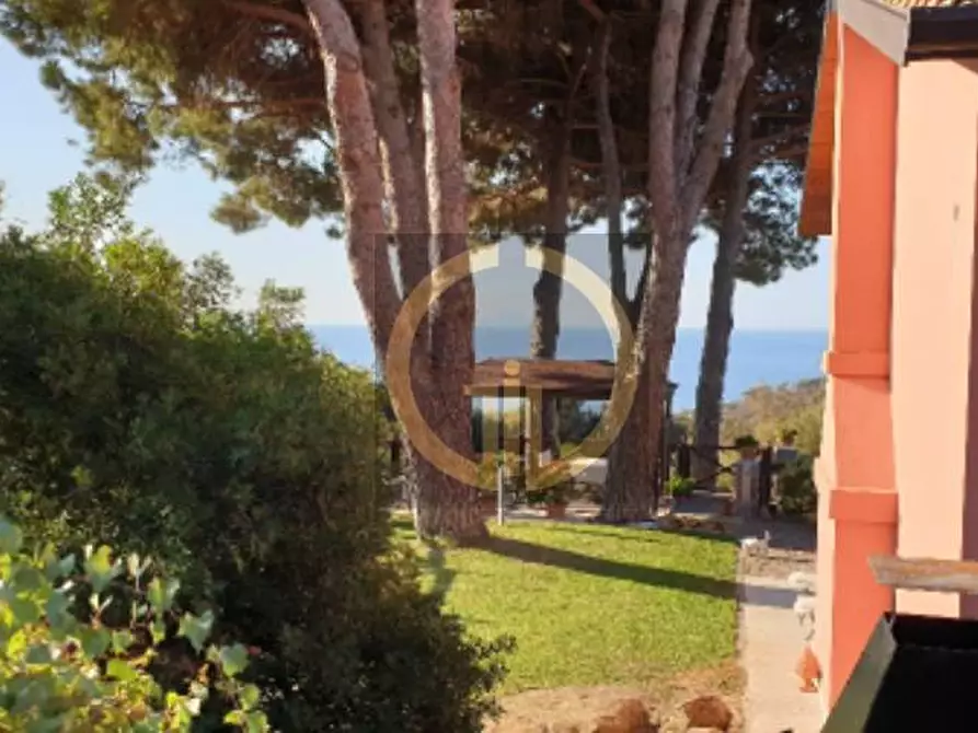 Immagine 25 di Villa in vendita  in Via del Serone a Campo Nell'elba