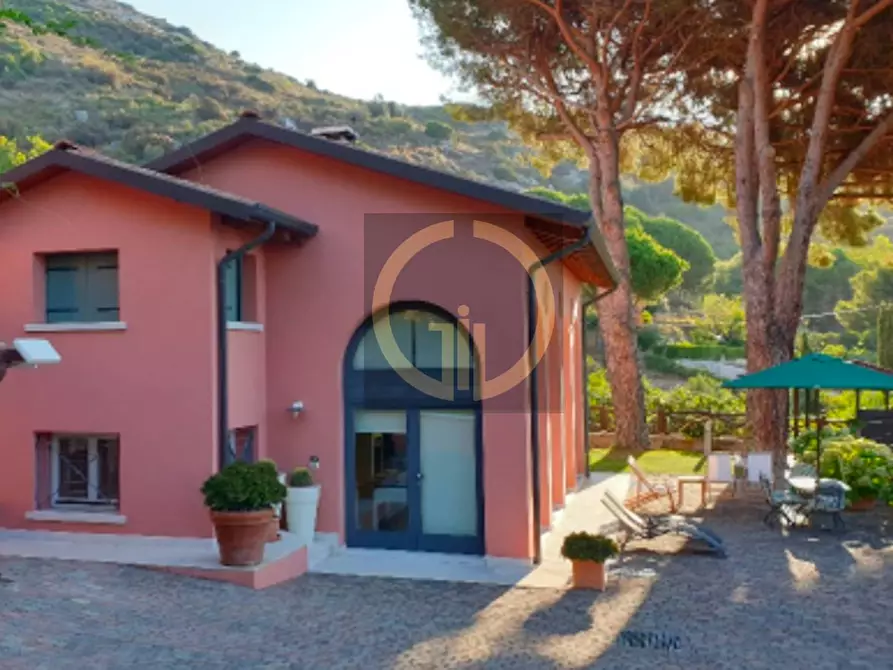 Immagine 5 di Villa in vendita  in Via del Serone a Campo Nell'elba