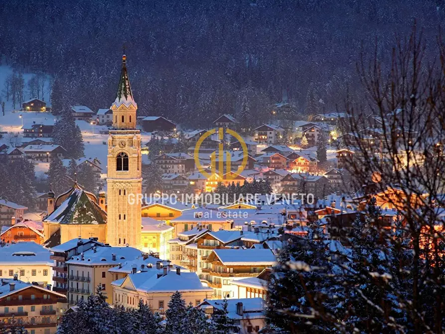 Immagine 1 di Villa in vendita  in Via Varentin a Cortina D'ampezzo