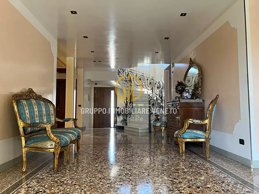 Immagine 5 di Villa in vendita  in Viale Brigata Treviso a Treviso