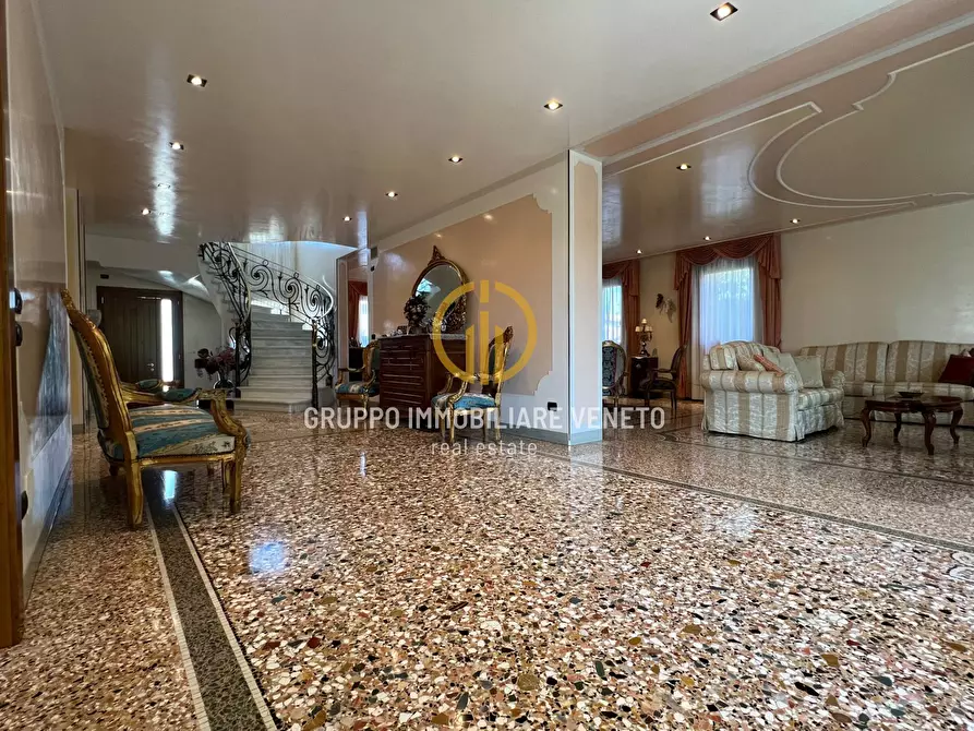 Immagine 9 di Villa in vendita  in Viale Brigata Treviso a Treviso