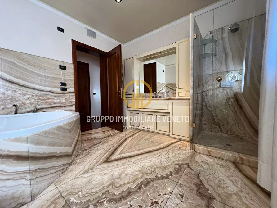 Immagine 17 di Villa in vendita  in Viale Brigata Treviso a Treviso