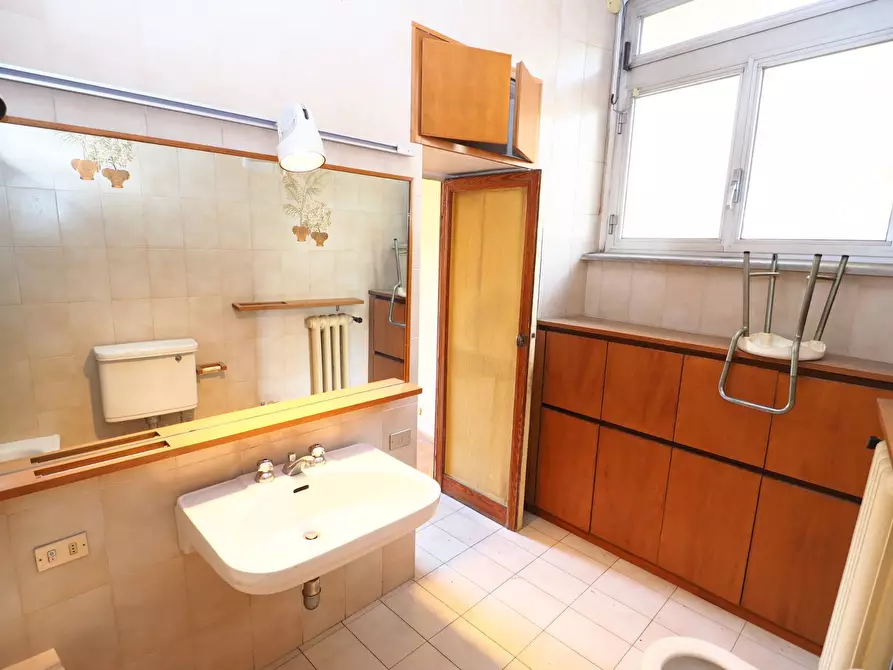 Immagine 22 di Appartamento in vendita  in Via Virgilio a Roma