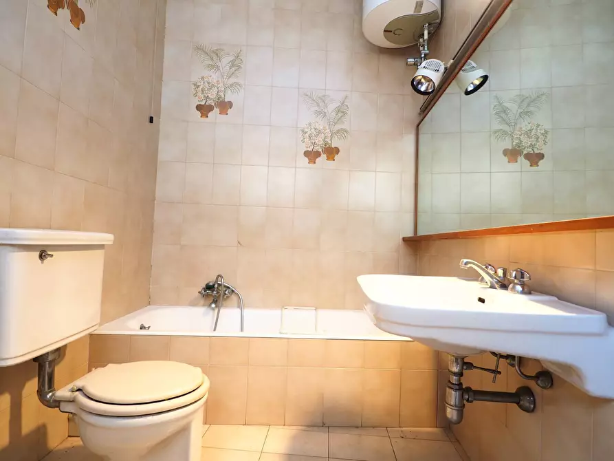 Immagine 23 di Appartamento in vendita  in Via Virgilio a Roma